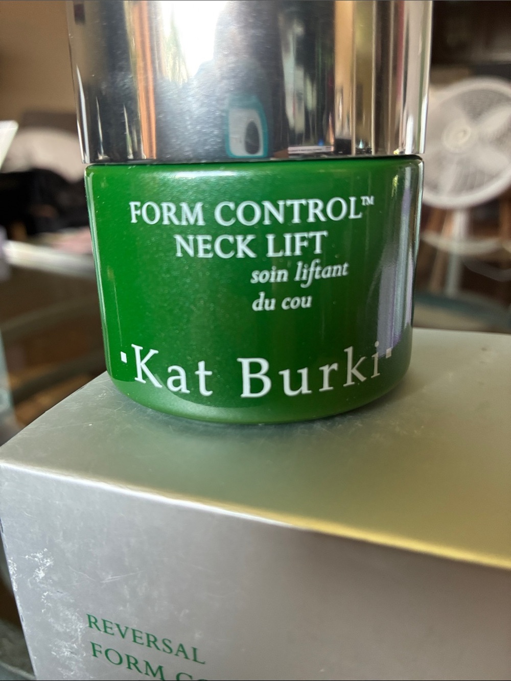 Form Control Neck Lift - Green - Picture 3 of 4